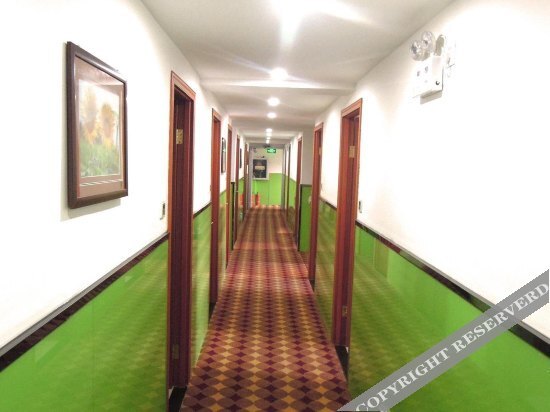 Нинбо: Zhijiang Business Hostel