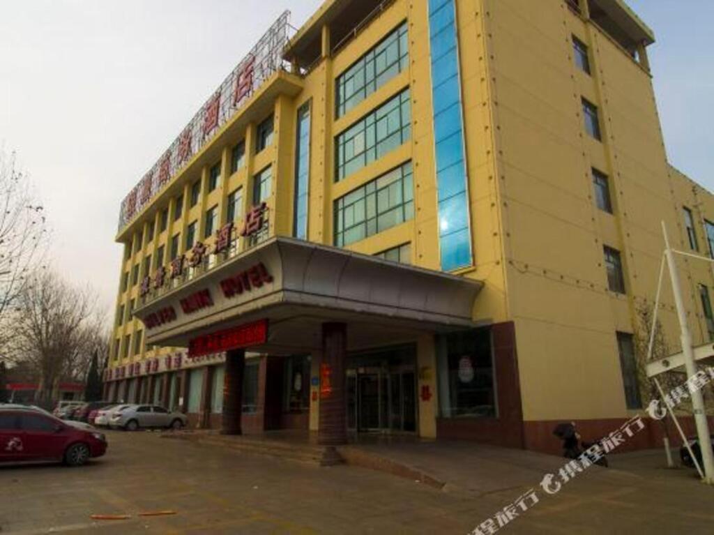 Silver Hawk Hotel — фото 1
