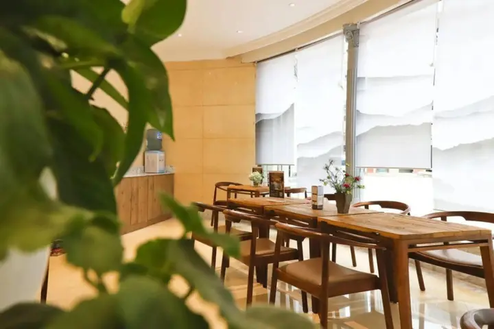 Сичан: Yuedu Holiday Hotel