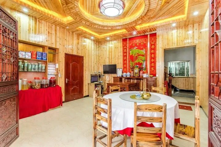 Шанграо: Lucky Inn
