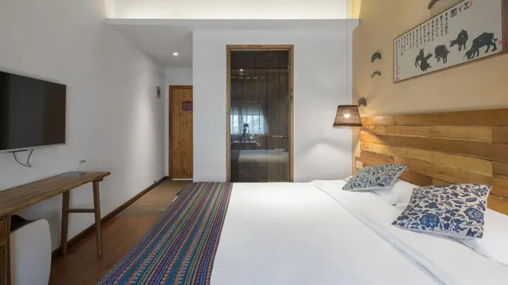 Цзясинь: Tongxiang Wuzhen Yuexiang Inn