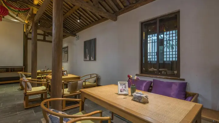 Цзясинь: Tongxiang Wuzhen Yuexiang Inn