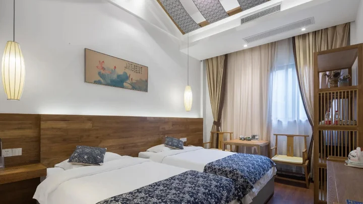 Цзясинь: Tongxiang Wuzhen Yuexiang Inn