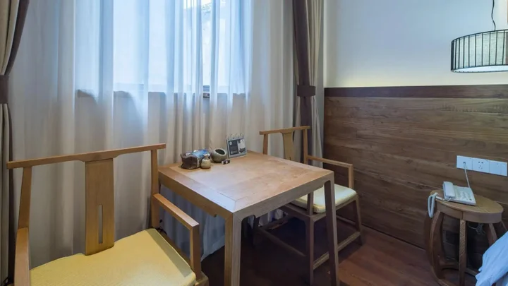 Цзясинь: Tongxiang Wuzhen Yuexiang Inn