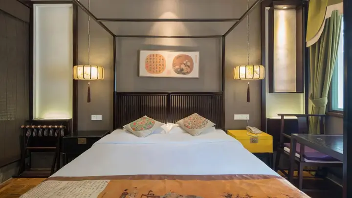 Цзясинь: Tongxiang Wuzhen Yuexiang Inn