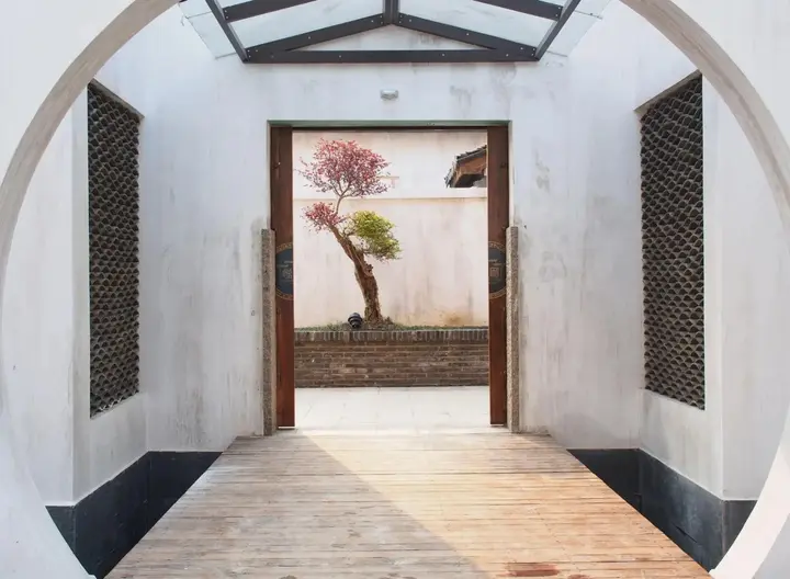 Цзясинь: Tongxiang Wuzhen Yuexiang Inn