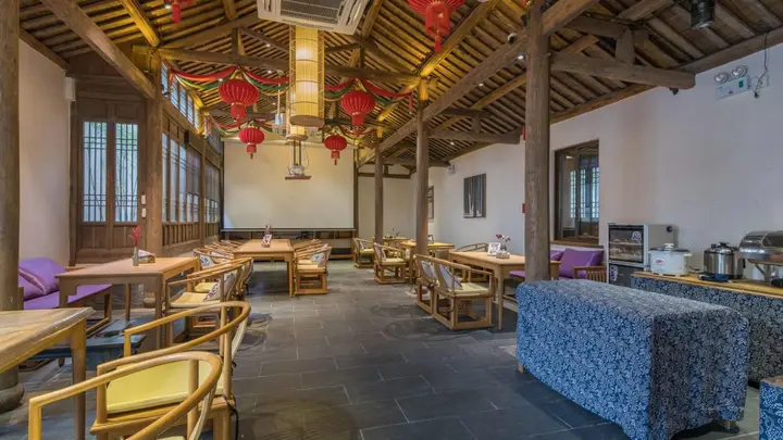 Цзясинь: Tongxiang Wuzhen Yuexiang Inn