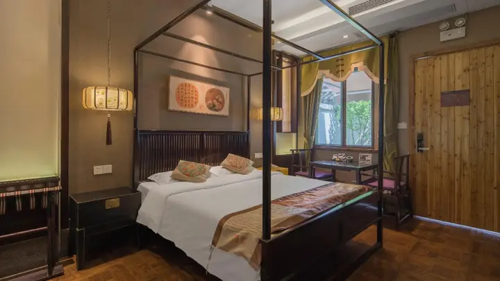 Цзясинь: Tongxiang Wuzhen Yuexiang Inn