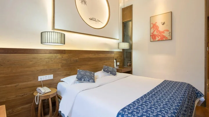 Цзясинь: Tongxiang Wuzhen Yuexiang Inn
