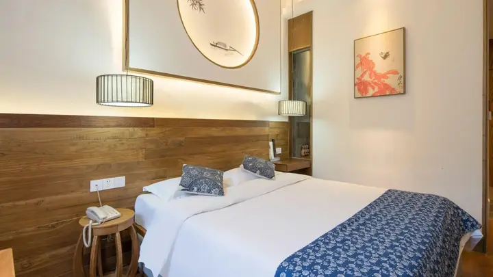 Цзясинь: Tongxiang Wuzhen Yuexiang Inn