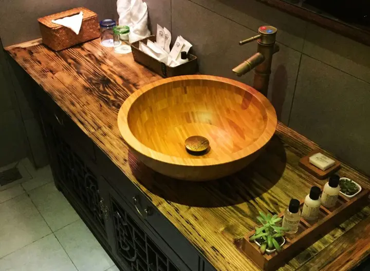 Цзясинь: Tongxiang Wuzhen Yuexiang Inn