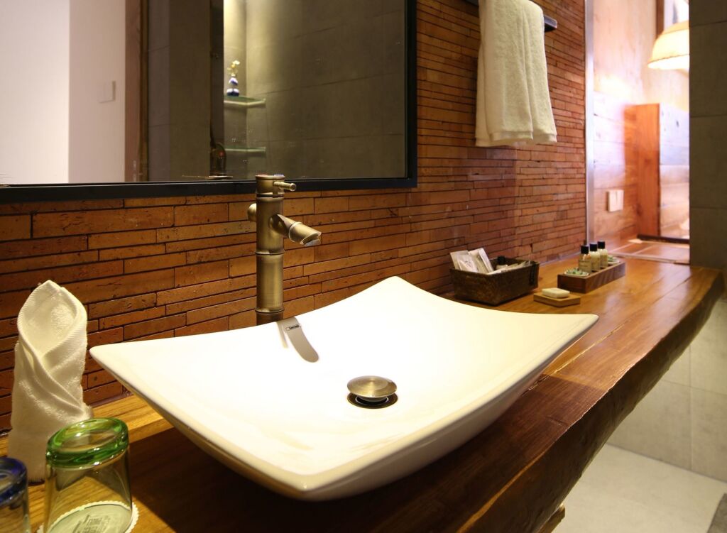 Цзясинь: Tongxiang Wuzhen Yuexiang Inn