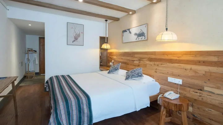 Цзясинь: Tongxiang Wuzhen Yuexiang Inn