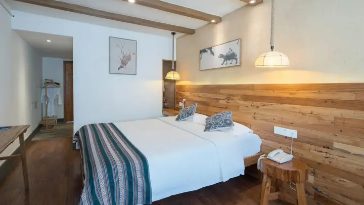 Цзясинь: Tongxiang Wuzhen Yuexiang Inn