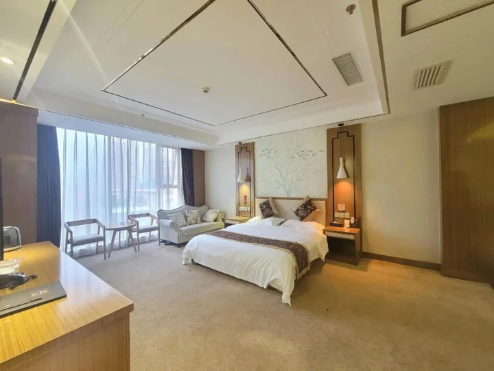 Аньшунь: Golden Apple Hot Spring Hotel