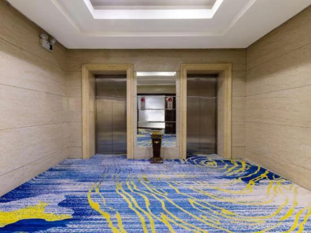 Байан-Нур: Zhenyu Hotel