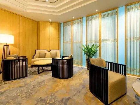 Чжэнчжоу: The Ruihe Hotel (Zhengzhou High-speed Railway Station)