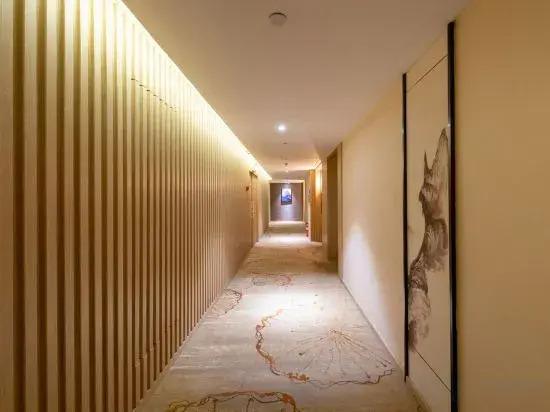 Чжэнчжоу: The Ruihe Hotel (Zhengzhou High-speed Railway Station)