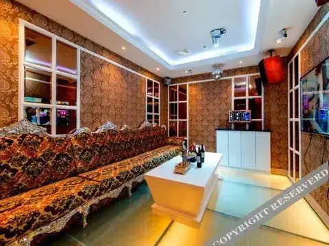 Чжэнчжоу: The Ruihe Hotel (Zhengzhou High-speed Railway Station)