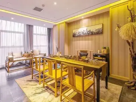 Чжэнчжоу: The Ruihe Hotel (Zhengzhou High-speed Railway Station)