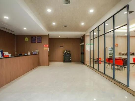 Цзуньи: Yijia Express Hotel