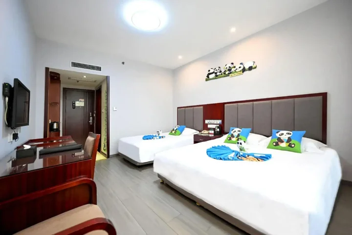 Дунъян: Hengdian World Studios Jinghua Grand Hotel (Qinwang Palace Qingming Shanghe Tu)
