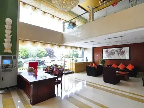 Цюйцзин: Qujing Yishi Yihe Hotel (Cuifeng Road, Qilin District)