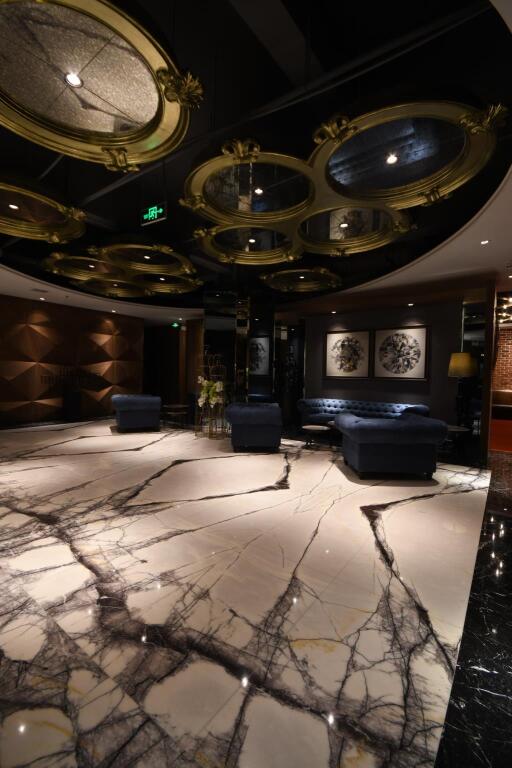 Уси: Wuxi Hotel App