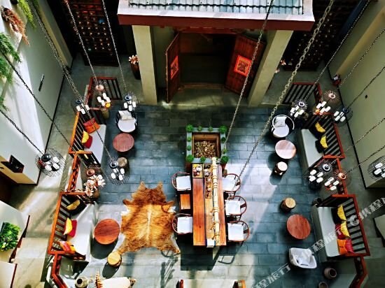Иньчуань: Dangxiang Palace Inn (Zhenbeibao Western Film City See Helan Performing Arts Town Store)