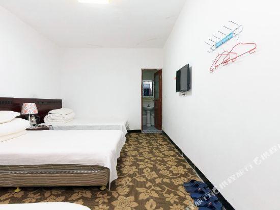 Синьсян: Quiet Mountain Peaceful Voyage Tourist Hotel