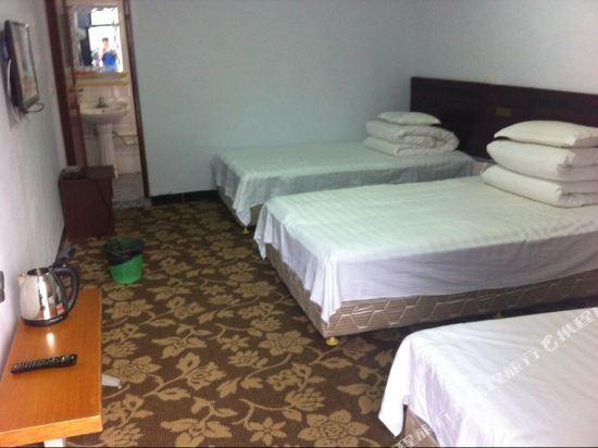 Синьсян: Quiet Mountain Peaceful Voyage Tourist Hotel