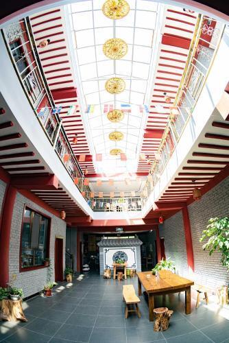 Цзюцюань: Dunhuang Hu Yang Inn
