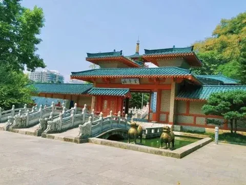 Гуйлинь: 7 Days Inn (Guilin Yushan Park)