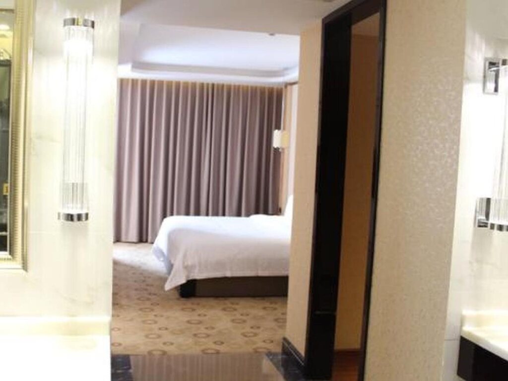 Янгиианг: Lavande Hotel (Yangjiang Xiping Road Walmart)