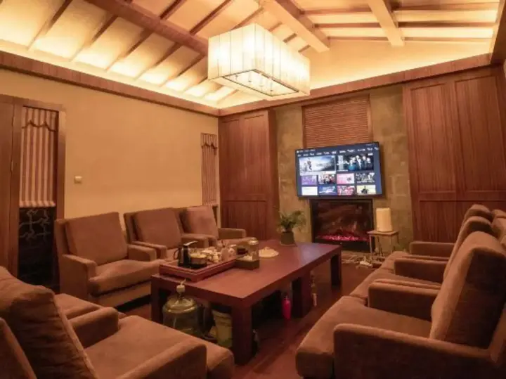 Шангри-Ла: Zangbao Zhijia Hotel