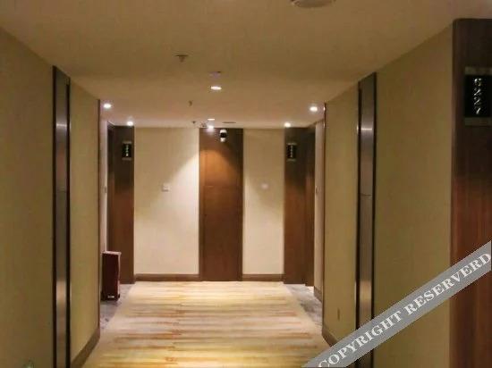 Шангри-Ла: Zangbao Zhijia Hotel