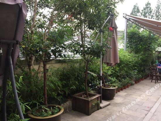 Ханчжоу: Hangzhou Shanxia Hotel (Lingyihong)