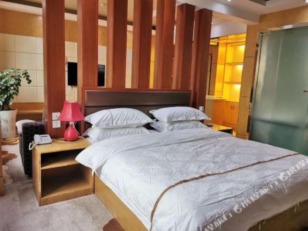 Ибинь: Haiyun Holiday Hotel