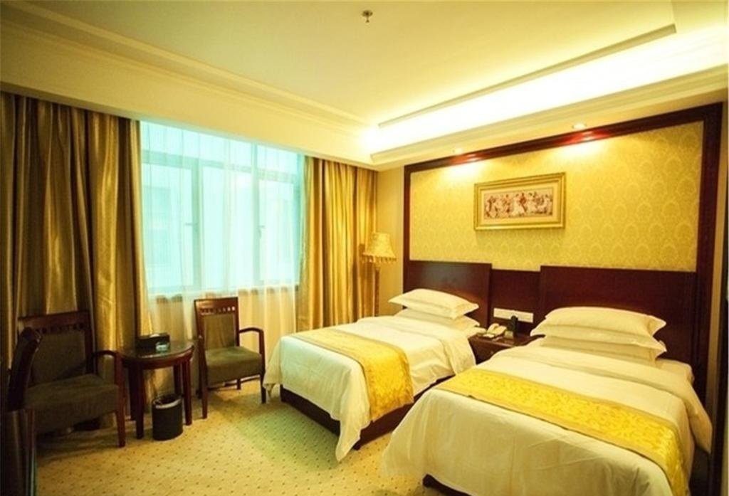 Цзясинь: Vienna International Hotel (Jiashan)