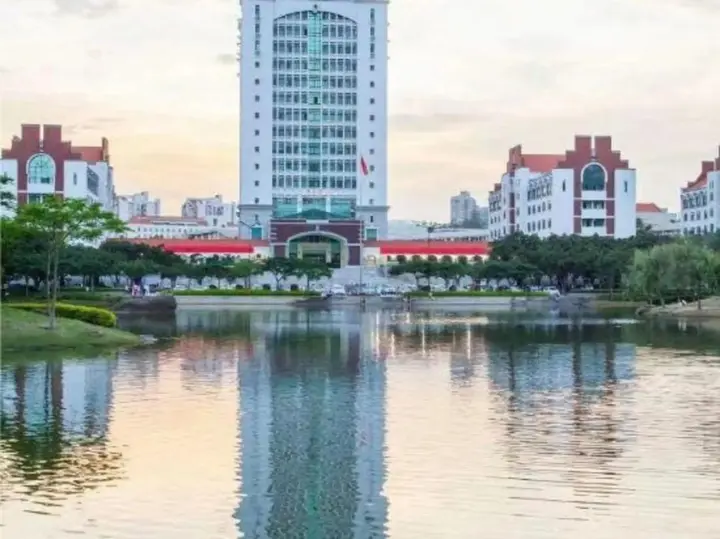 Сямынь: Elong ME Hotel (Xiamen University Shimao Twin Towers)