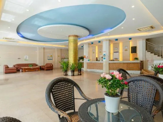 Бэйхай: Chunhui Business Hotel