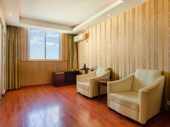 Бэйхай: Chunhui Business Hotel