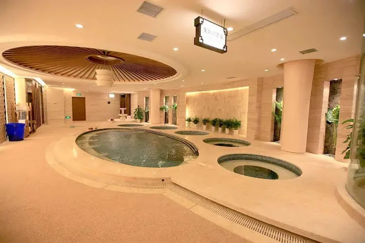 Хучжоу: Narada Hot Spring Resort Huzhou