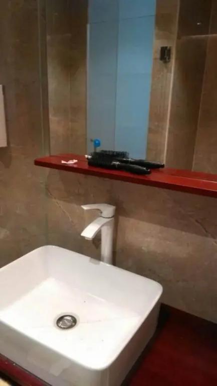 Фучжоу: HanTing Hotel (Fuzhou Yantaishan Park Shoushan Road)