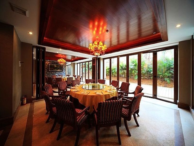 Ваньнин: Xinglong Old Banyan Hotel