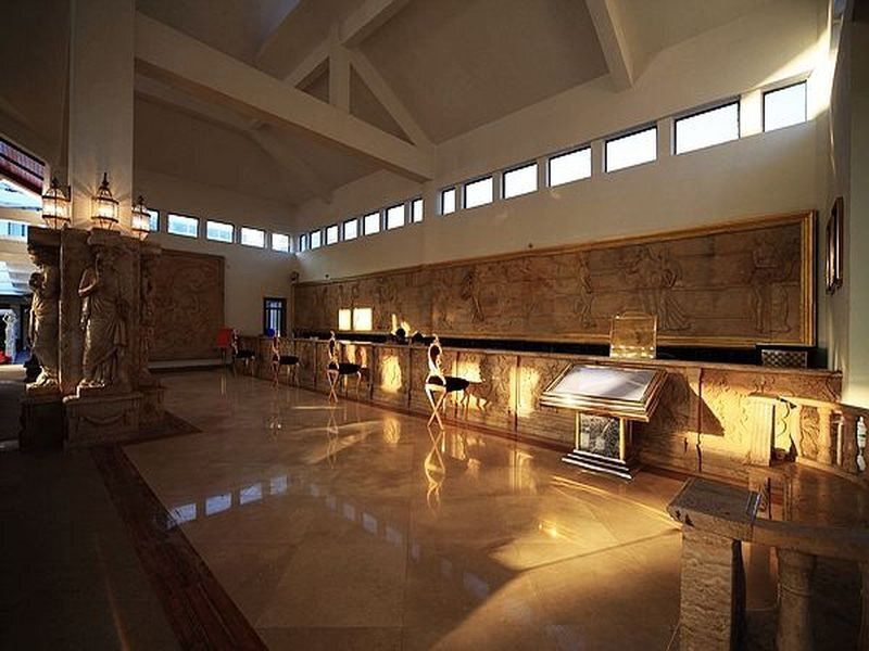 Ваньнин: Xinglong Old Banyan Hotel