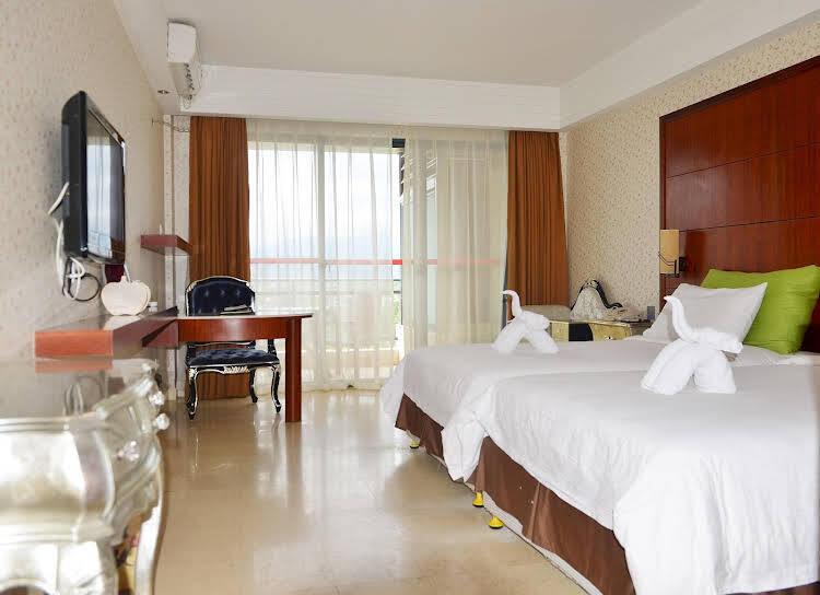 Ваньнин: Xinglong Old Banyan Hotel