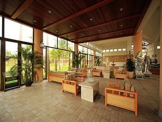 Ваньнин: Xinglong Old Banyan Hotel