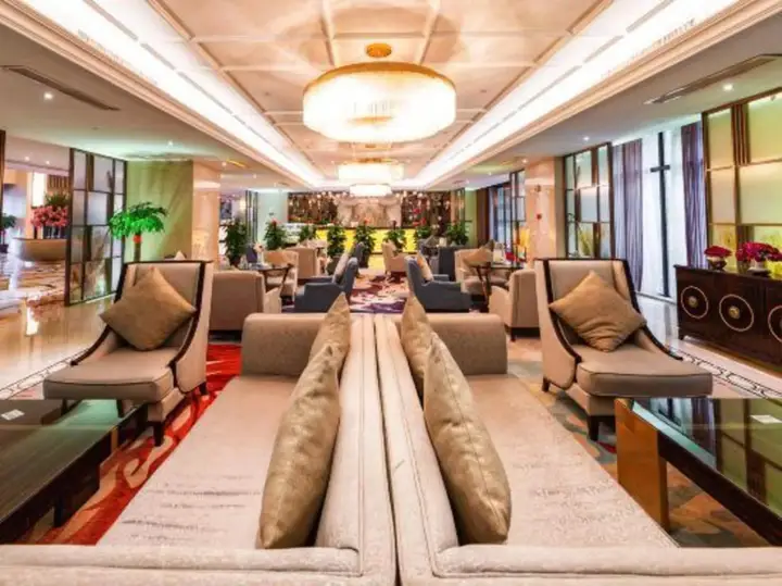 Ruili Bund Hotel — фото 1