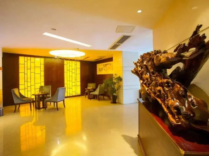 Лунъянь: Eastern Kaiyue Business Hotel